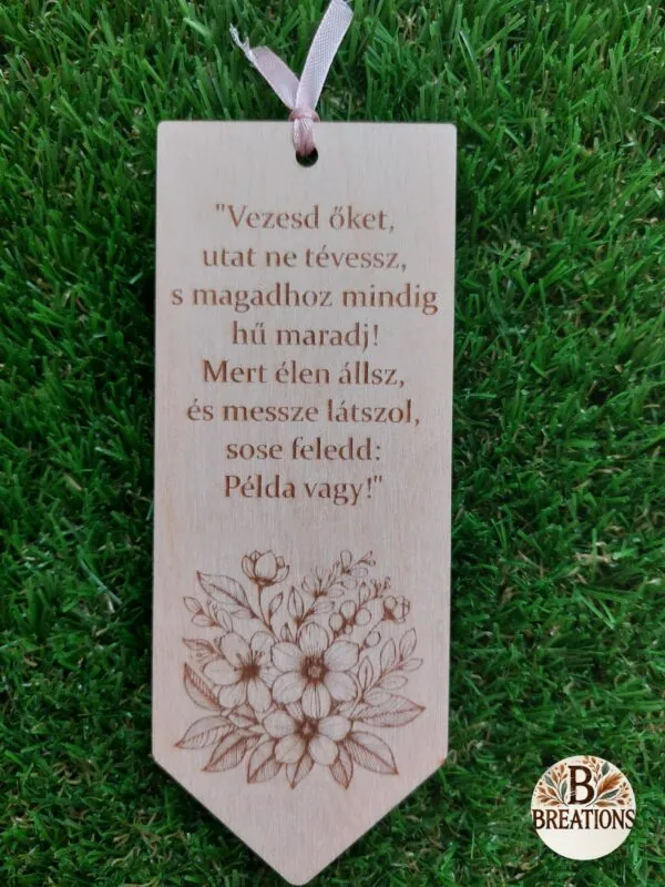 Virágos gravírozott könyvjelző idézettel - Elegáns és emlékezetes ajándék